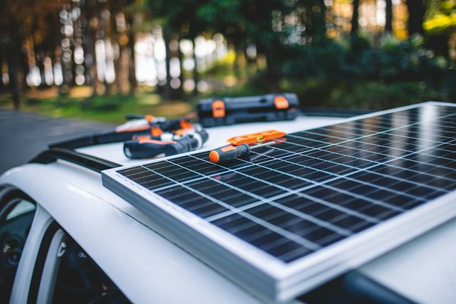 Build-Your-Own Solar-Powered Car Kit